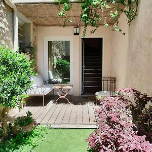 La Magnanerie Coloree. Ancone (Drome Provencale)